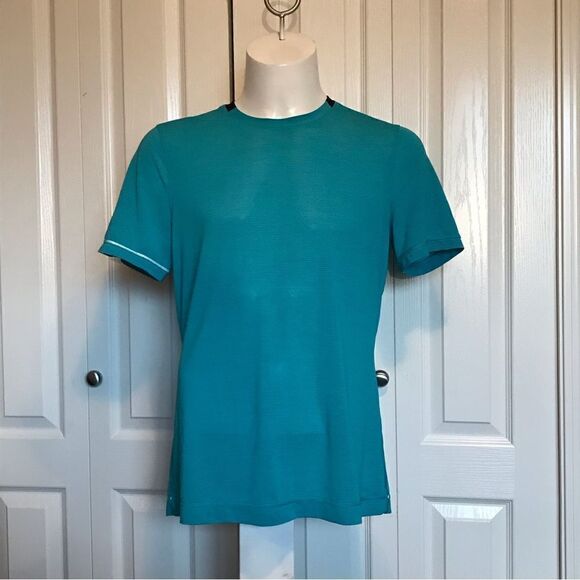 Lululemon workout tee - Picture 1 of 6